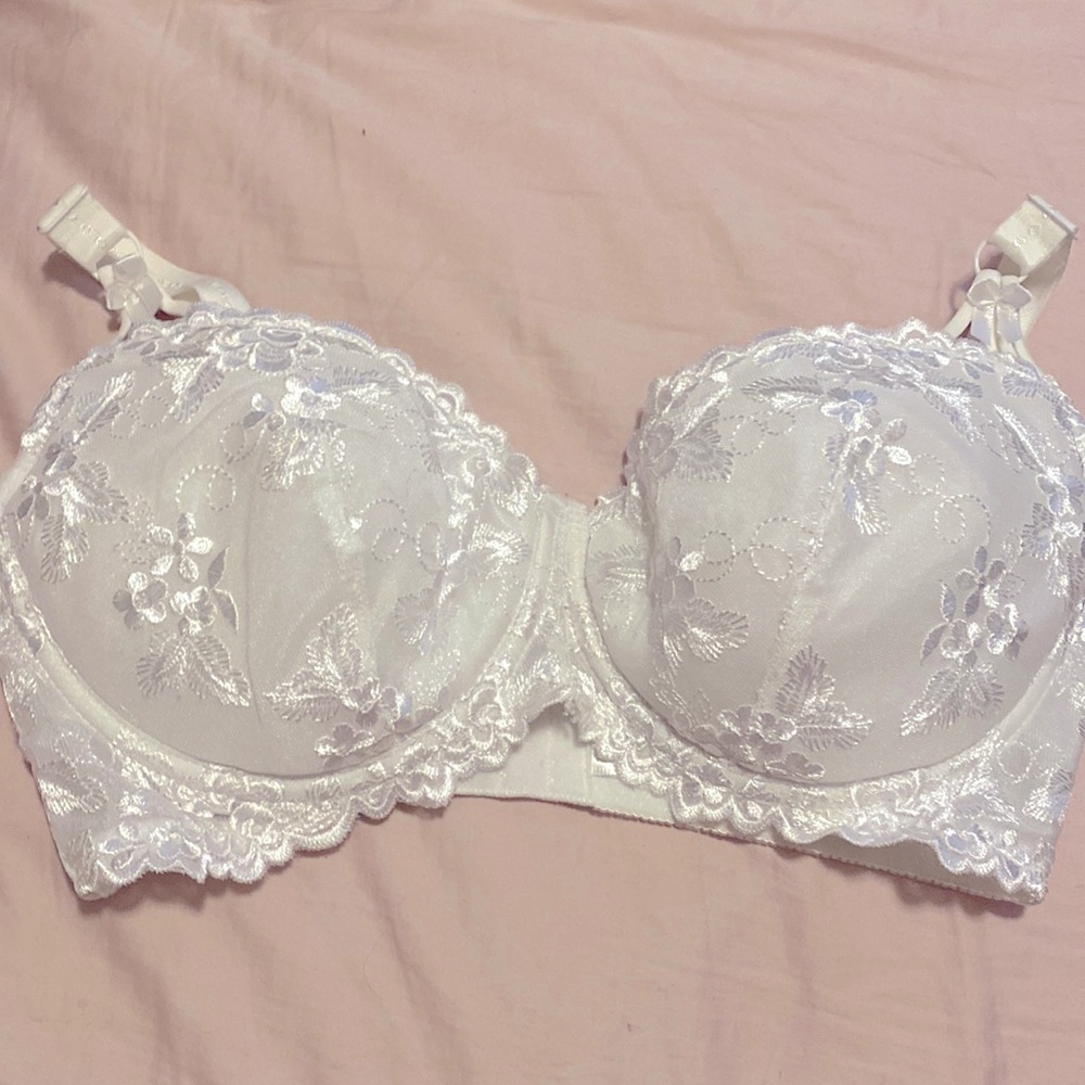 White Water Bra 👯‍♀️